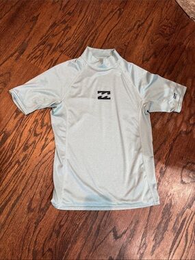 Billabong Pale Blue Short Sleeve Rash Guard with Center Logo Youth Large (14)